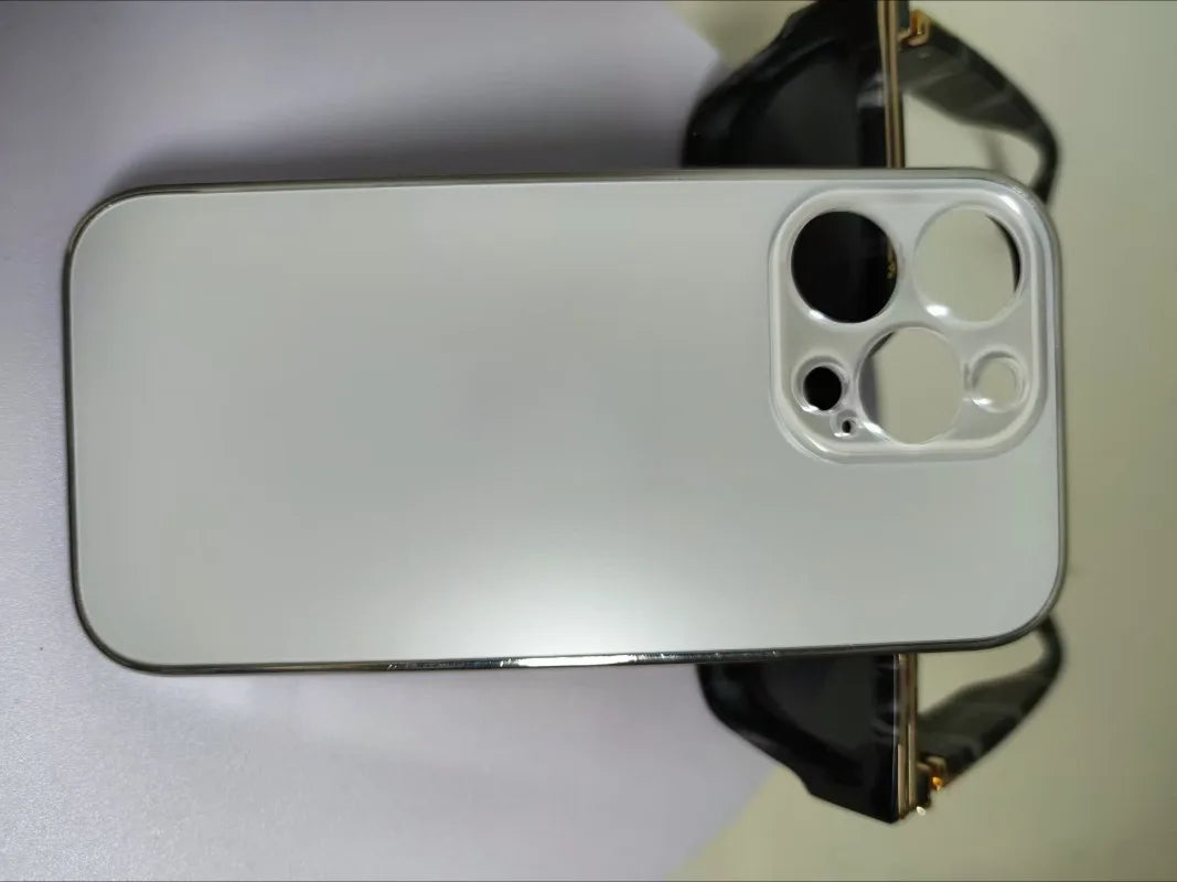 This is a very beautiful mobile phone case.